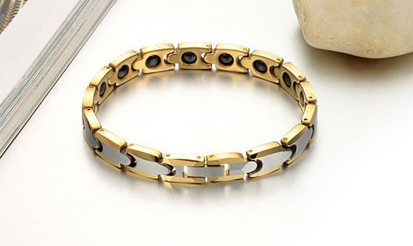 สร้อยข้อมือ กำไลข้อมือ ผู้ชาย สร้อยข้อมือพรีเมี่ยม Tungsten Carbide สีเงิน ผสมทอง ฝัง แม่เหล็กเพื่อสุขภาพ ใส่ได้ตลอด ของขวัญให้แฟน สุดหรู 691718
