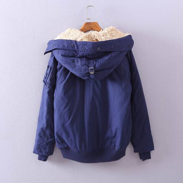 Moussy เสื้อกันหนาว ติดฮูท เสื้อcoat แบรนด์ดัง ญี่ปุ่น MOUSSY japan สีดำ แต่งซับขนอุ่นด้านใน (ขนด้านในถอดใส่ได้ทั้งชิ้นเลยคะ )มีกระดุมSize M/L * ไม่มีขนเฟอร์ปลายหมวกนะคะ*