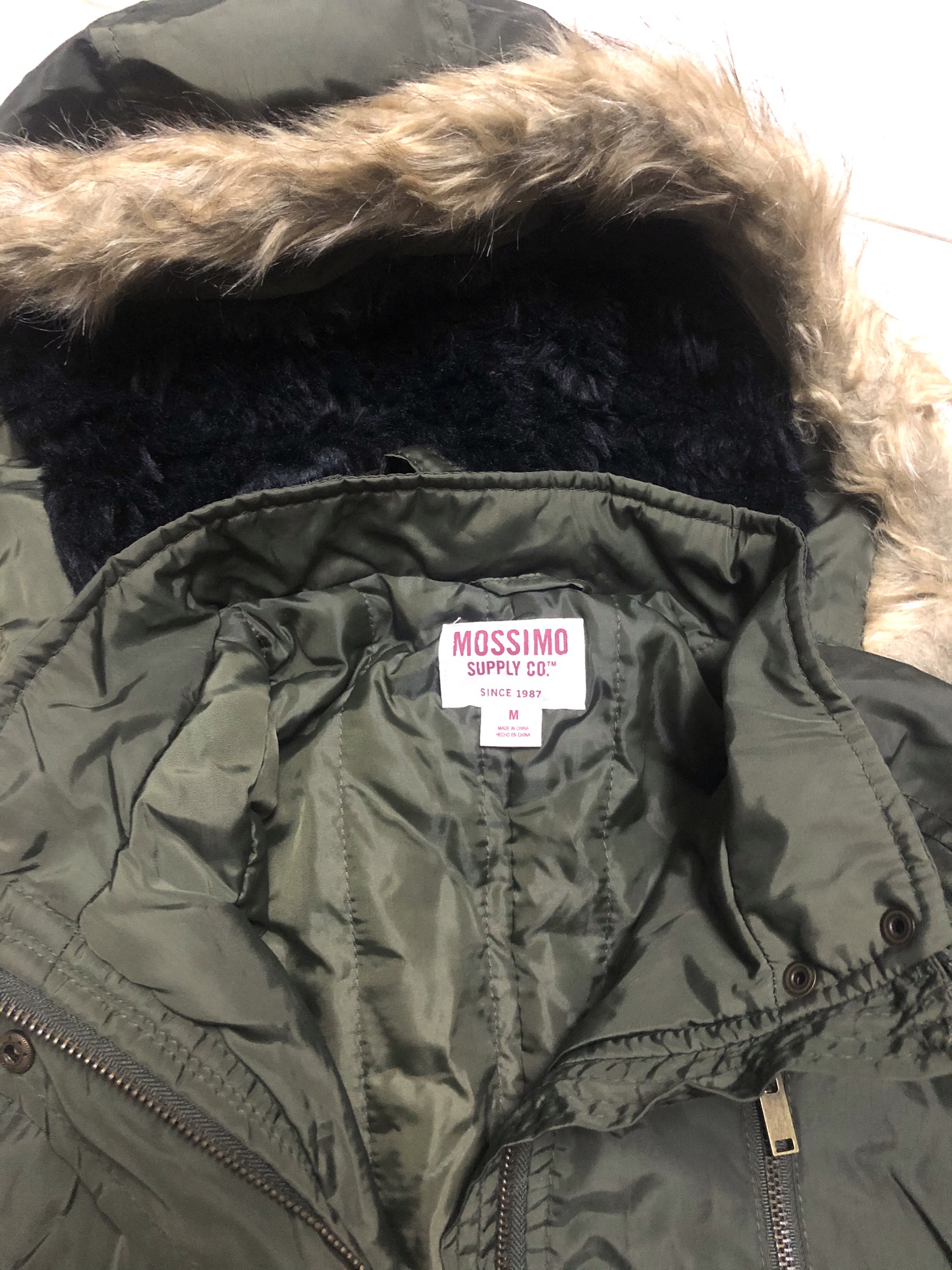 Mossimo supply co. เสื้อโค้ทฮู้ดกันหนาว เสื้อปาร์กา parka สีเขียว แบรนด์ mossimo supply co. (หมวกฮู้ดถอดได้ค่ะผ) เขียว