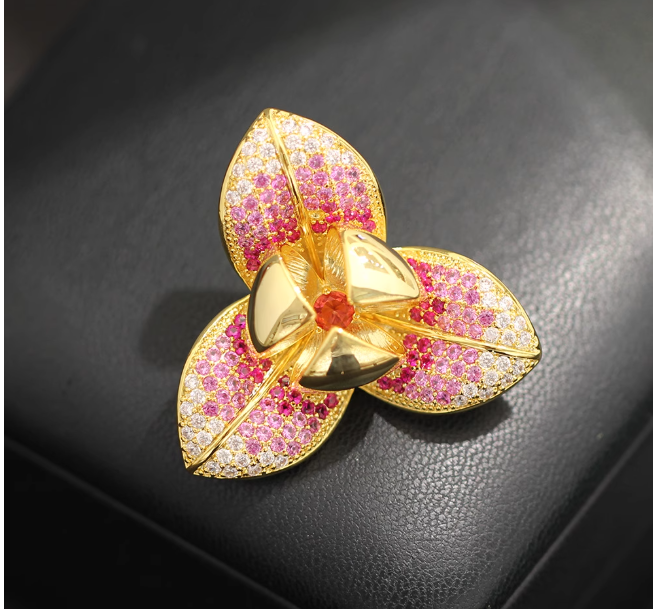 เข็มกลัด ดอกพุดซ้อน ดอกการ์ดีเนีย ฝังเพชร สวยหรู หลากสี เขียวมรกต ฟ้า ทอง เงิน ฝังเพชร CZ AAA 626715