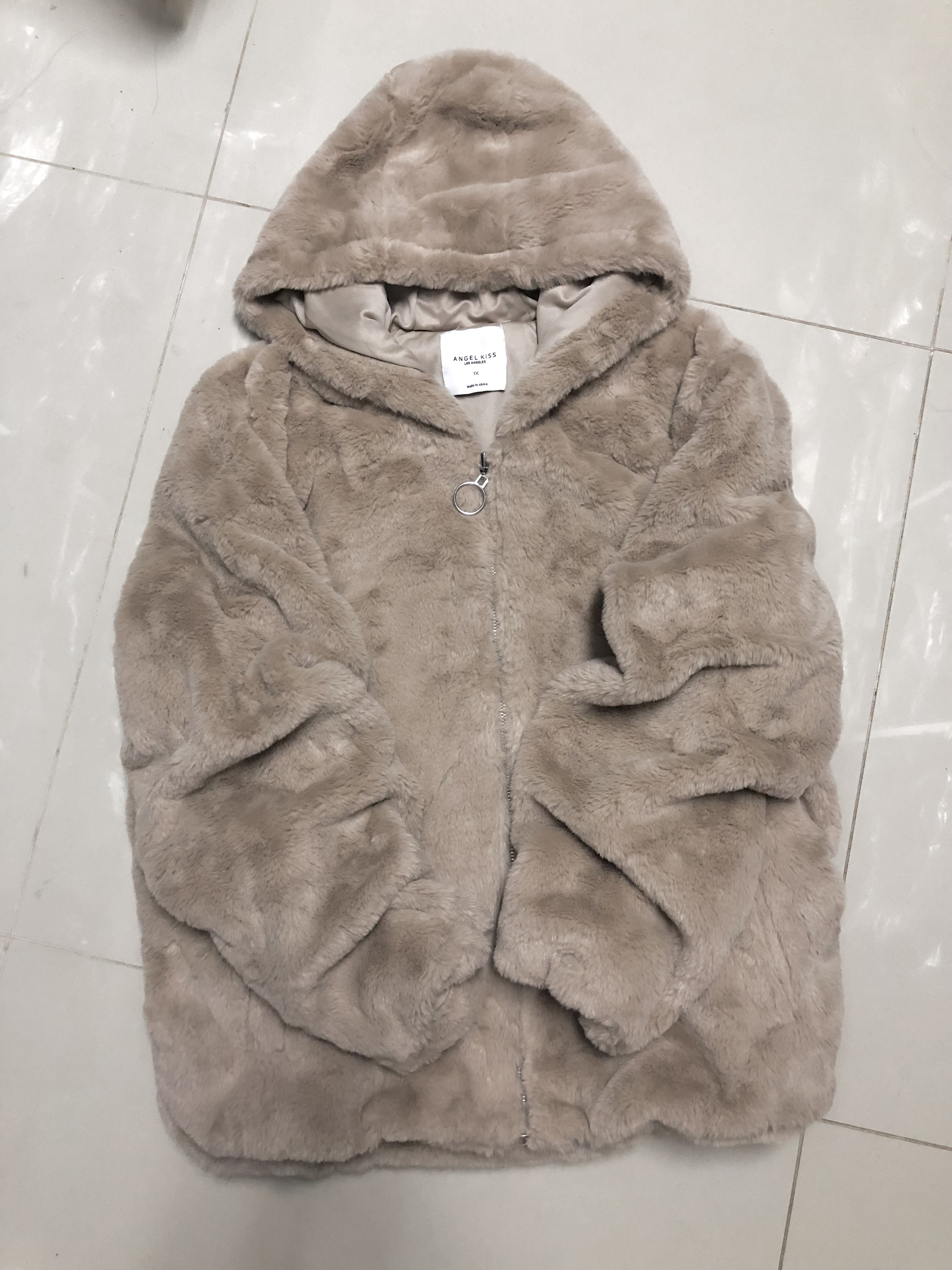 Angel kiss เสื้อเฟอร์กันหนาว หมวกฮู้ด เสื้อขน แบรนด์ ANGEL KISS (FLUFFY COAT) สำเนา น้ำตาลนู้ด