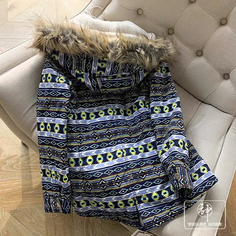 ES STYLE BY Etam เสื้อกันหนาวฮูท เสื้อฮู้ดแต่ง ขนเฟอร์ บุนวมอุ่น แต่งลายกราฟฟิคชนเผ่า ES STYLE by ETAM (ขนเฟอร์ &แถบขนอุ่นด้านในถอดได้ค่ะ) ลายกราฟฟิค