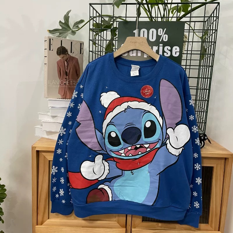 เสื้อฮู้ด วอร์ม สเวตเตอร์Stitch Juniors’ Christmas Light-Up Sweatshirt Disney เสื้อ stitch ไฟกระพริบ สติช สีน้ำเงิน ลายการ์ตูนมิคกี้ งาน DISNEYงานสวย แต่งสายรุ้ง สำเนา สำเนา สำเนา สำเนา สำเนา ฟ้า