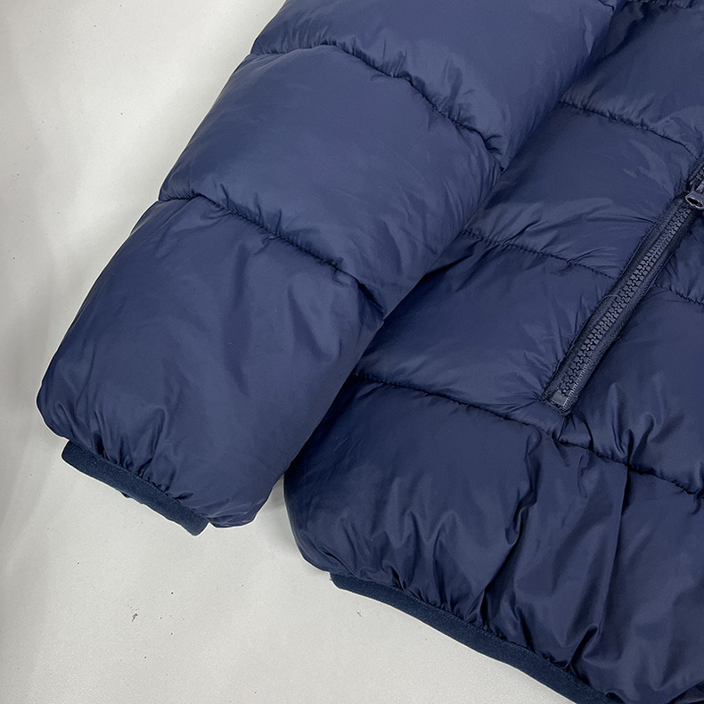 Forever21 เสื้อกันหนาว ติดฮูท เสื้อบอมเบอร์ บุนวมอุ่น แบรนด์ Forever21 / Men's Black Lightweight Puffer Jacket น้ำเงิน
