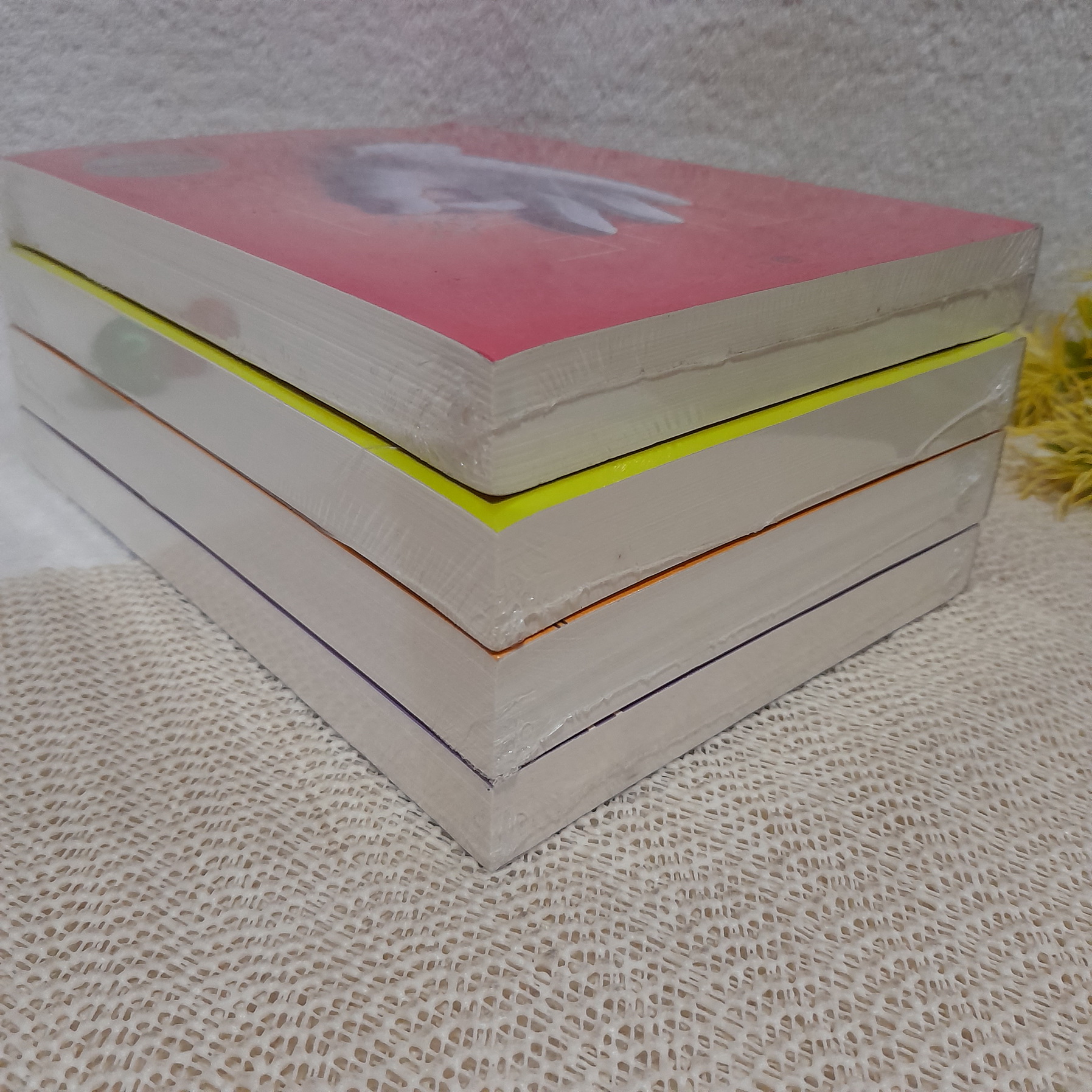 นิยายชุด The Sixth Sense : กับดักรักลวง / ญาณสื่อรัก / เปลวไฟในสายลม / มายาร้อยใจ (ขายแยกเล่ม)