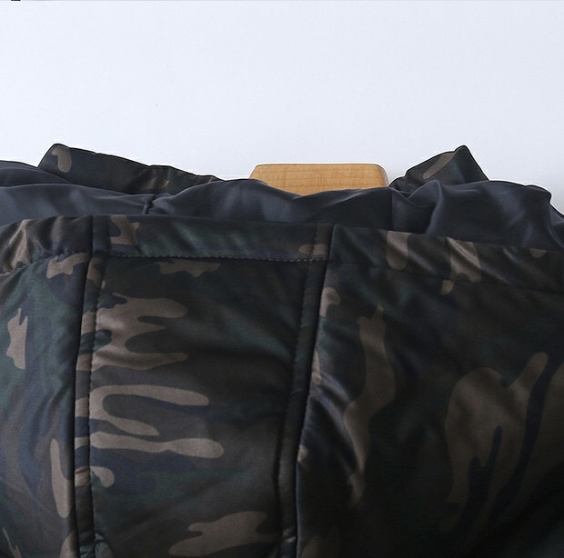 Clockhouse เสื้อกันหนาว ติดฮูท เสื้อบอมเบอร์ บุนวมอุ่น แบรนด์clockhouse over siZe bomber jacket (ฮู้ดถอดได้ค่ะ) ลายพราง