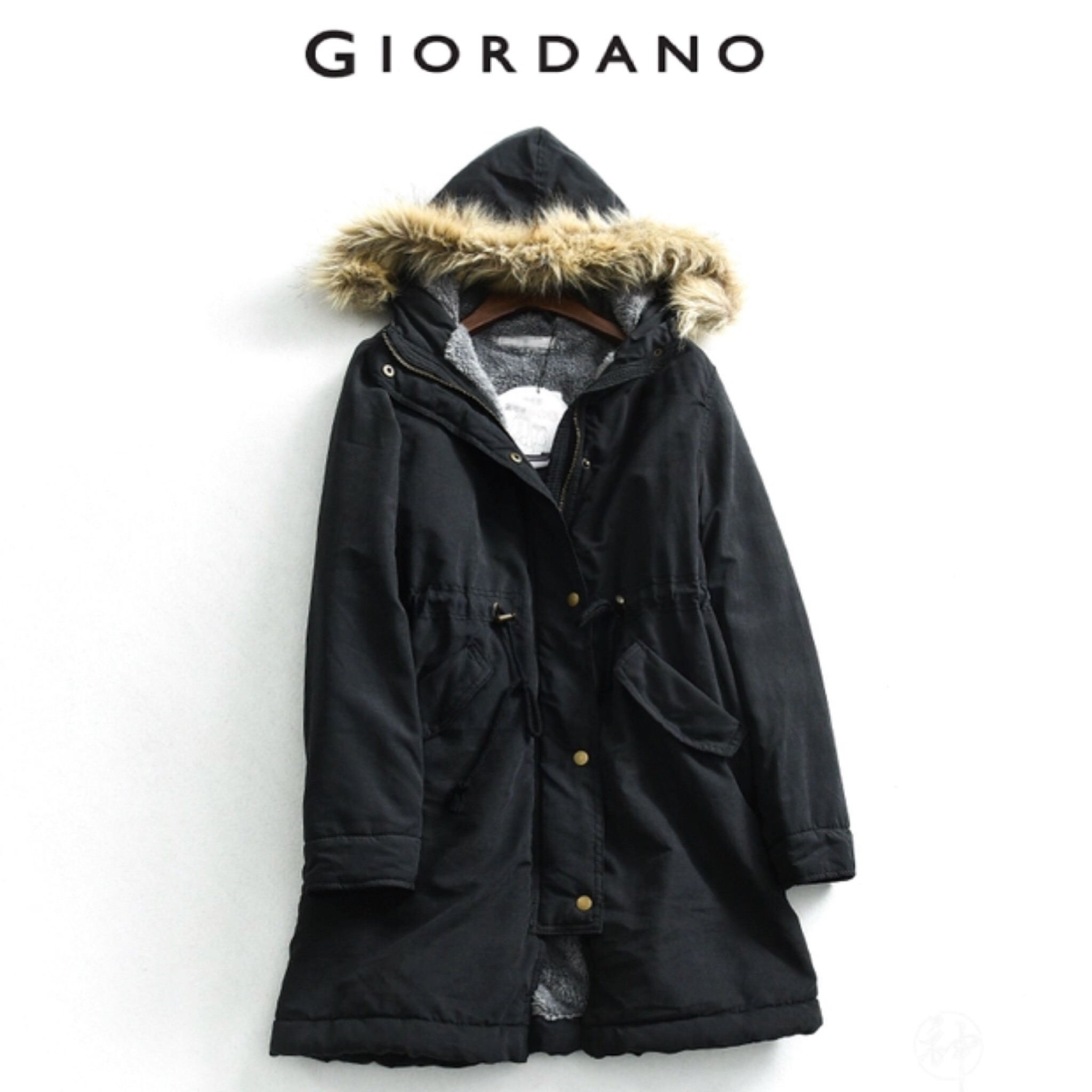 Giordano เสื้อโค้ทเฟอร์กันหนาว เสื้อฮู้ดปาร์กา โค้ทสีดำ Giordano (เฟอร์ถอดได้คะ) ดำ