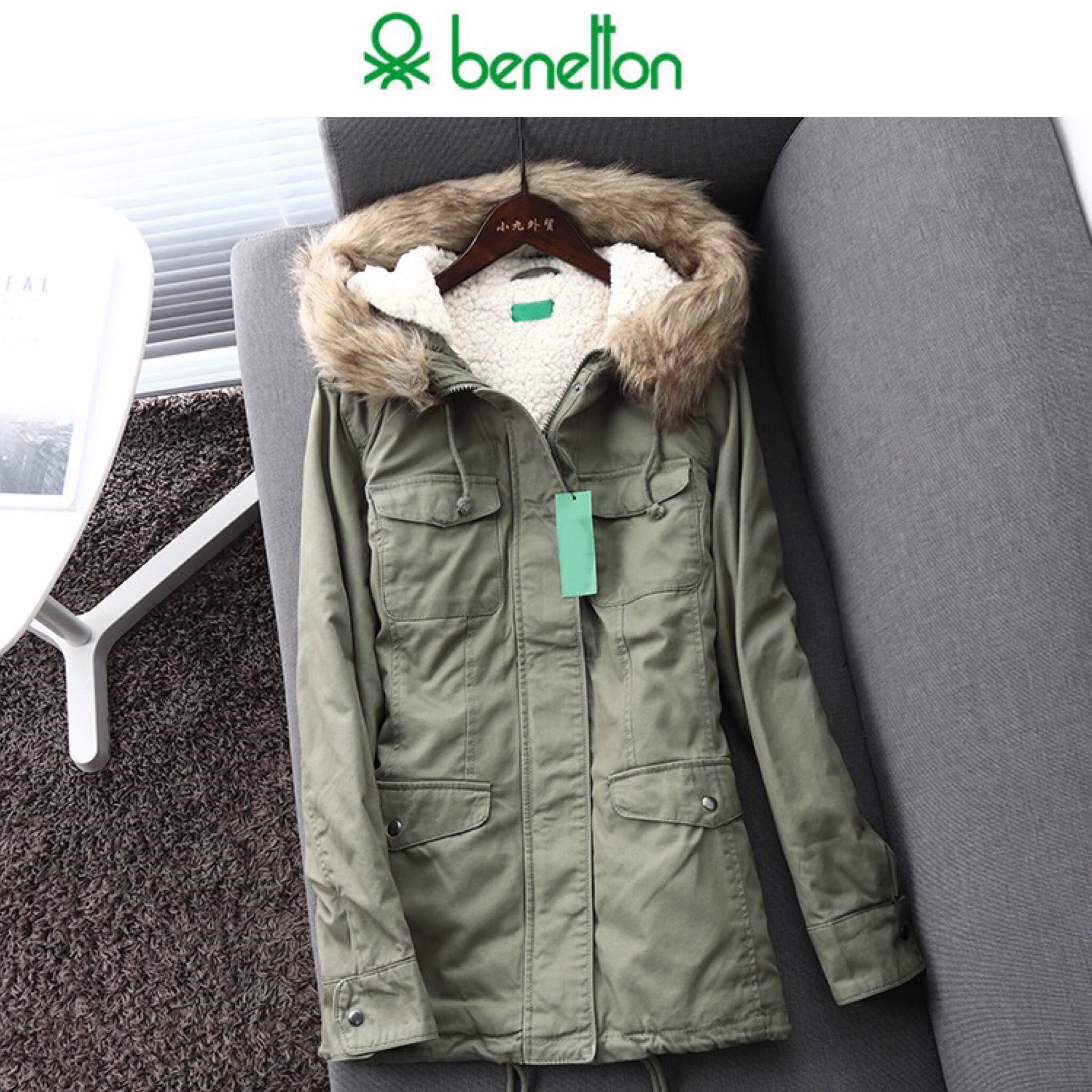 Benetton เสื้อกันหนาว parka ปาร์ก้า โค้ทกันหนาว เสื้อฮูทเฟอร์ สีเขียว แบรนด์เนม BENETTON แต่งขนเฟอร์ ซับขนอุ่นด้านใน(เฟอร์ถอดได้คะ) เขียว