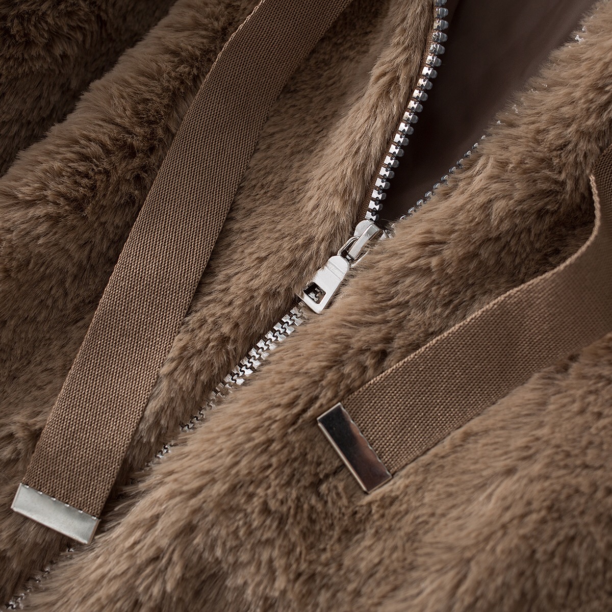 Page one เสื้อเฟอร์กันหนาว หมวกฮู้ด เสื้อขน Fluffy coat แบรนด์ page One ดำ