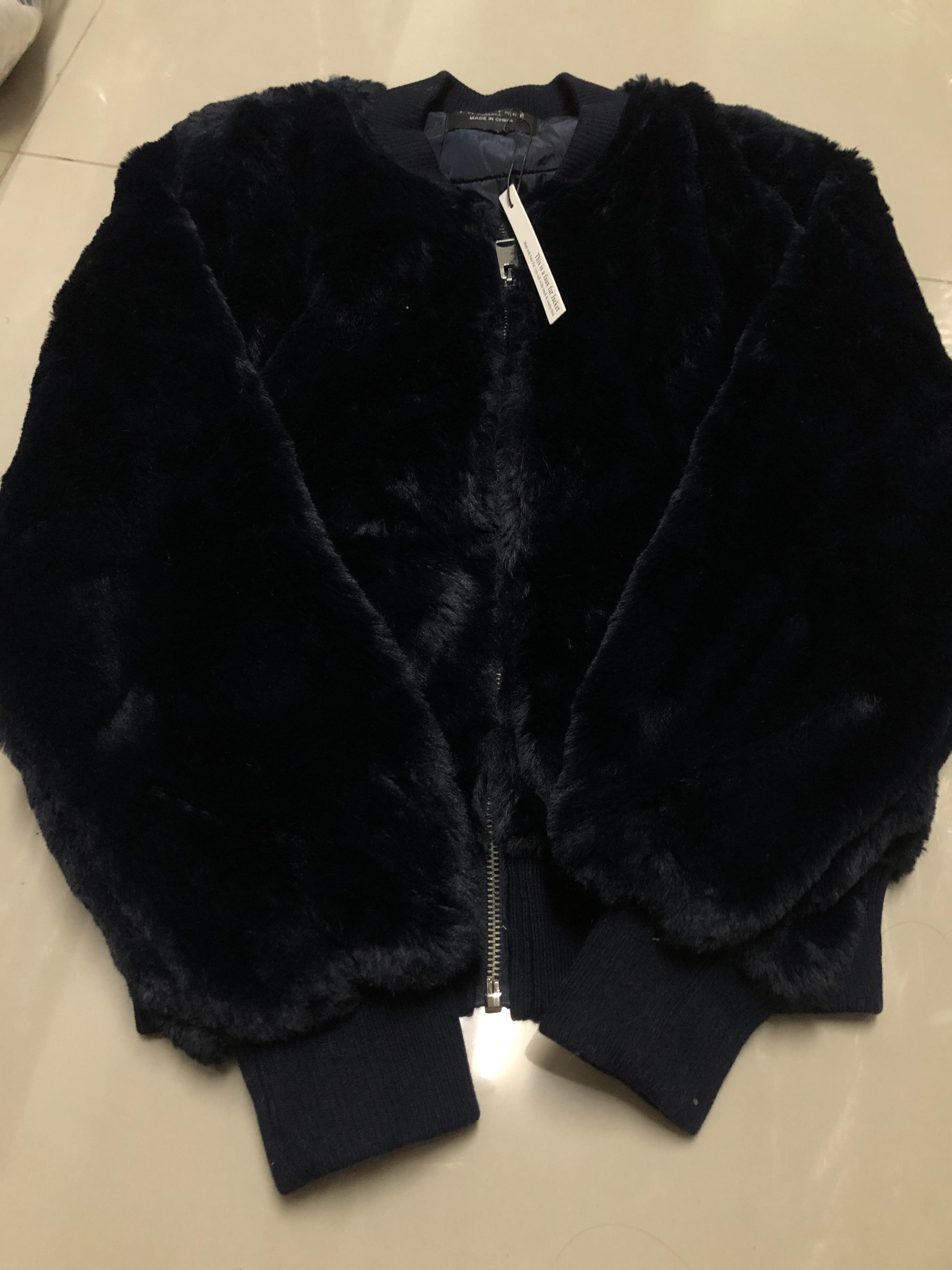 เสื้อเฟอร์กันหนาว หมวกฮู้ด เสื้อขน (FLUFFY COAT) แบรนด์ LOVE TREE