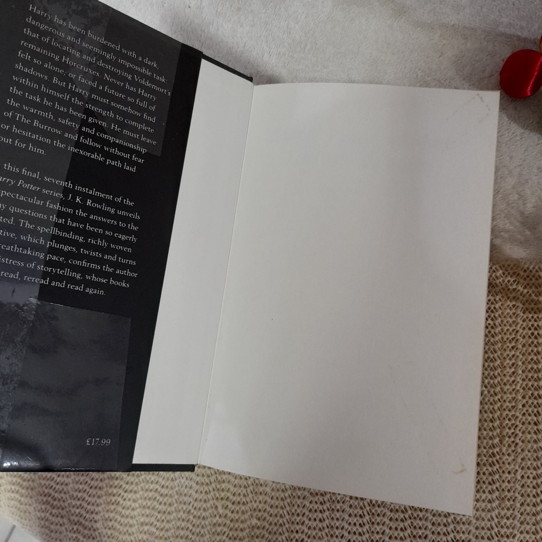 HARRY POTTER AND THE DEATHLY HALLOWS / J.K. ROWLING