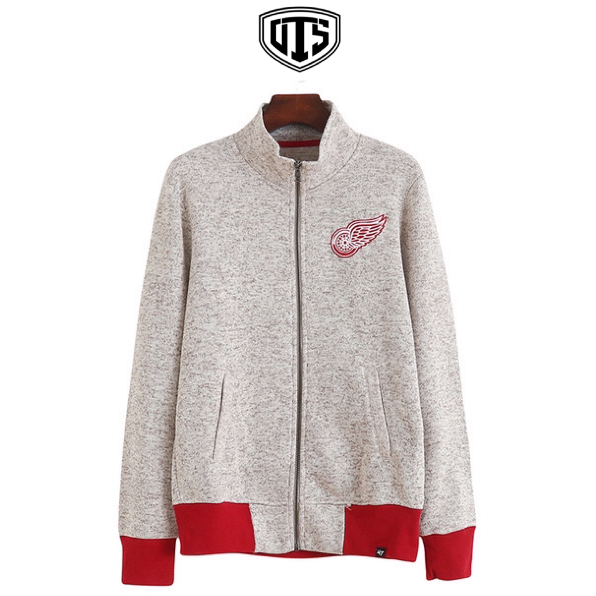 OTS เสื้อกันหนาวไหมพรม สีเทาอ่อน แต่งแถบสีเทา แบรนด์OTS เทา