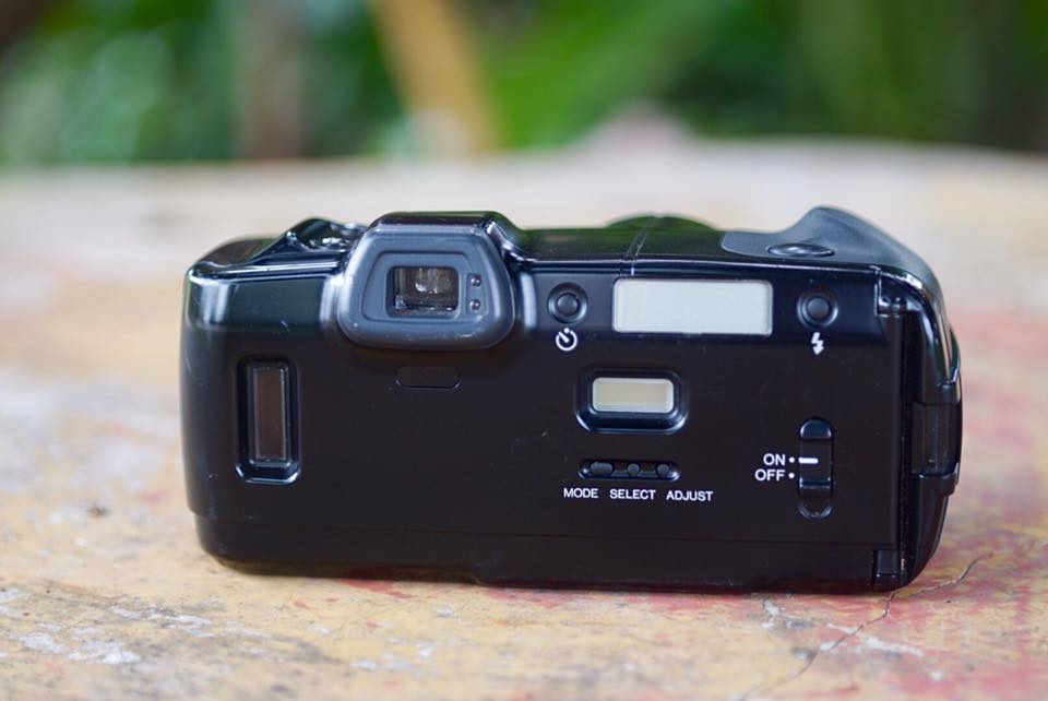 MINOLTA RIVA ZOOM 105i MINOLTA LENS ZOOM 35-105MM. F4-6.7