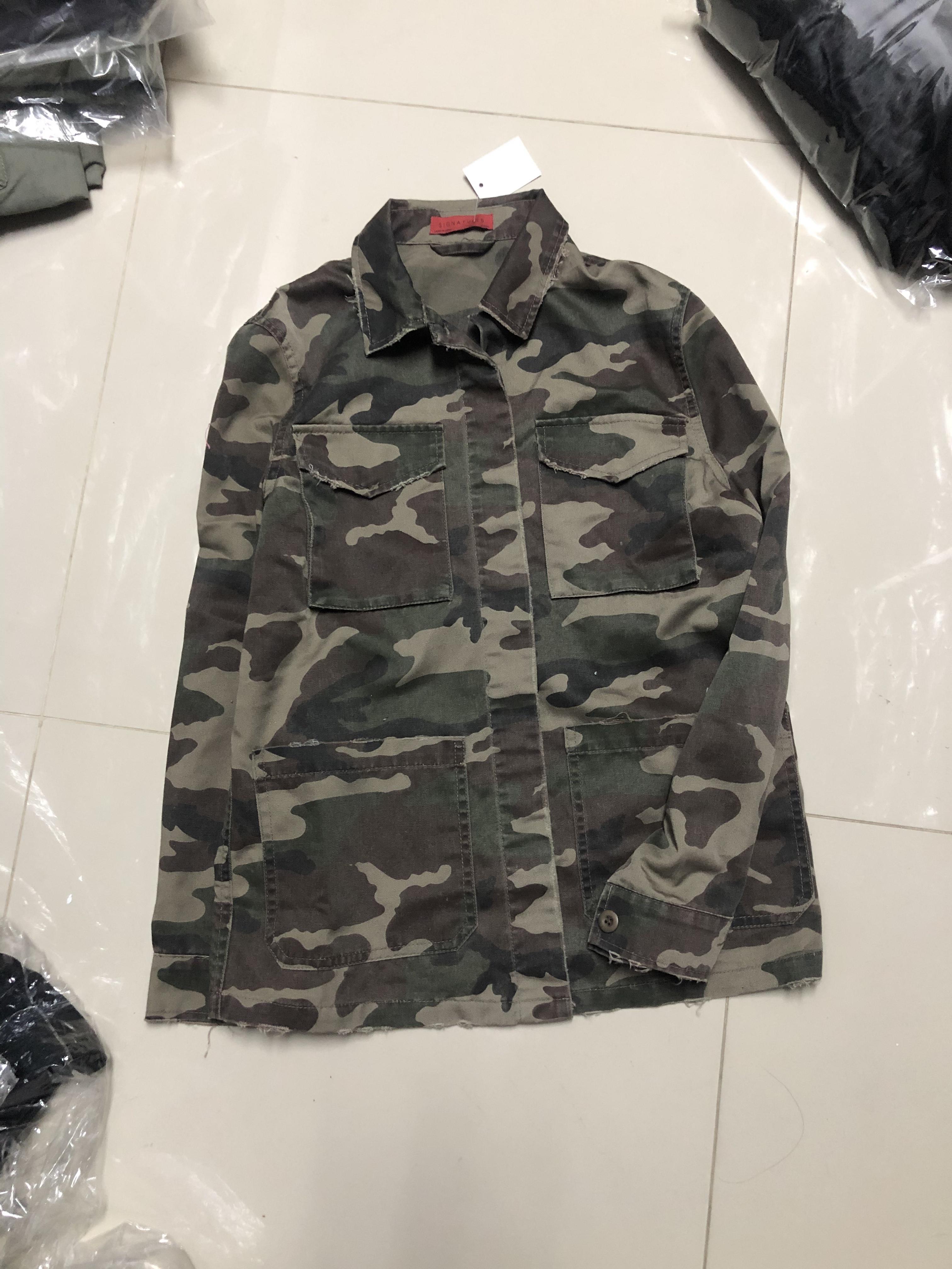 เสื้อนอกทหาร เสื้อแจ็คเก็ต ลายพราง แนวทหาร แต่งลายปัก แพทเทินสวย เท่ห์ มาก แบรนด์ Signature เขียว