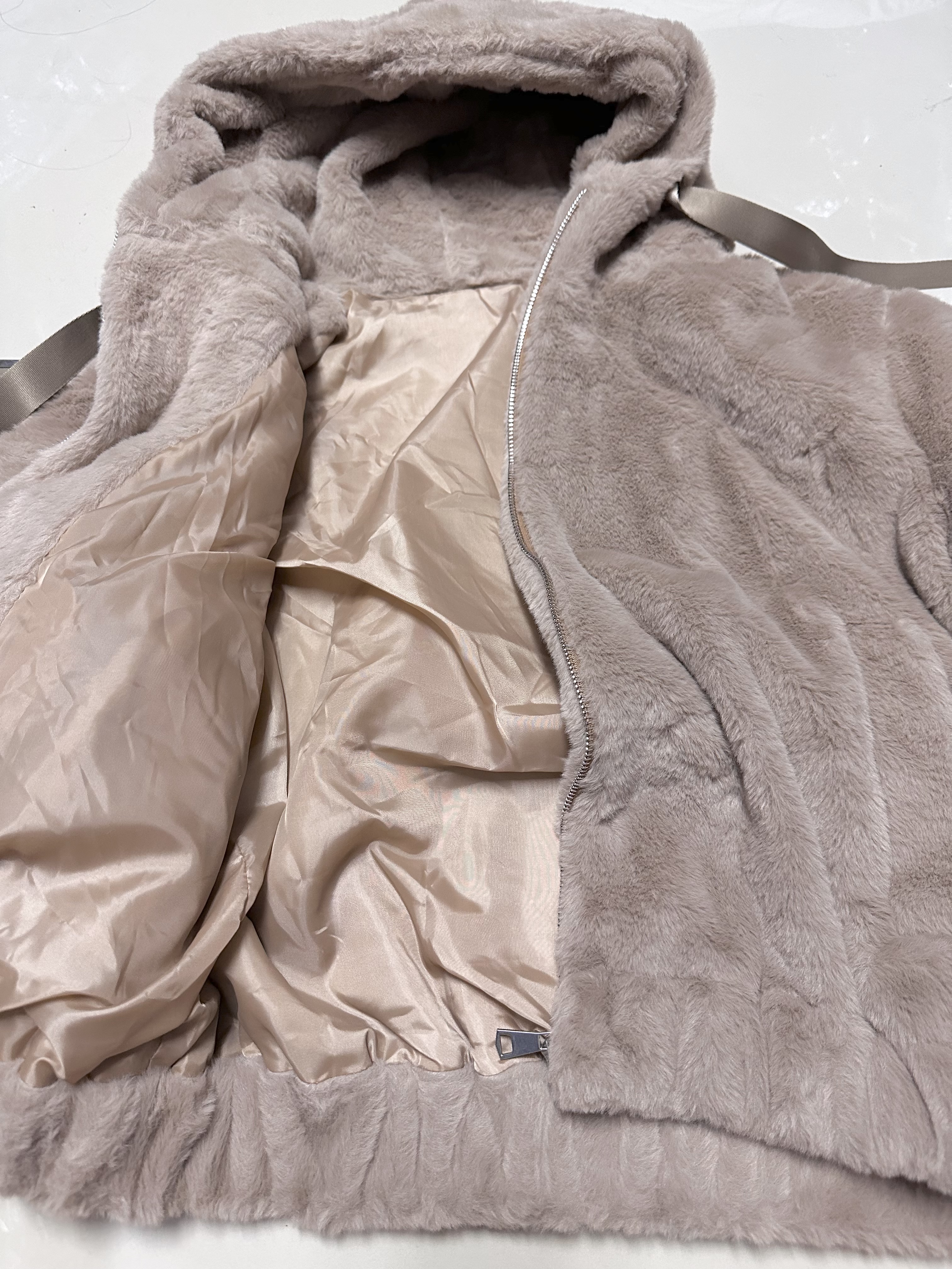 Zara เสื้อเฟอร์กันหนาว หมวกฮู้ด เสื้อขน แบรนด์zara สำเนา ดำ