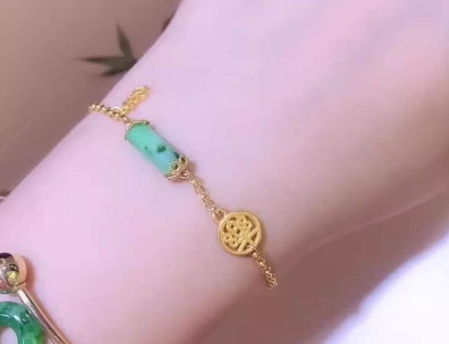สร้อยข้อมือทอง ร้อยหยกธรรมชาติ แท่งตรง สวยงาม สร้อยข้อมือผู้หญิง ใส่สวย ๆ แบบมีสไตล์ 293951