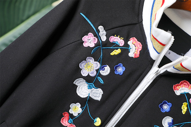 เสื้อแจ็คเก็ต เสื้อคลุม เสื้อวอร์มสีดำ ปักดอก ปลายแขนจั๊ม ดำ