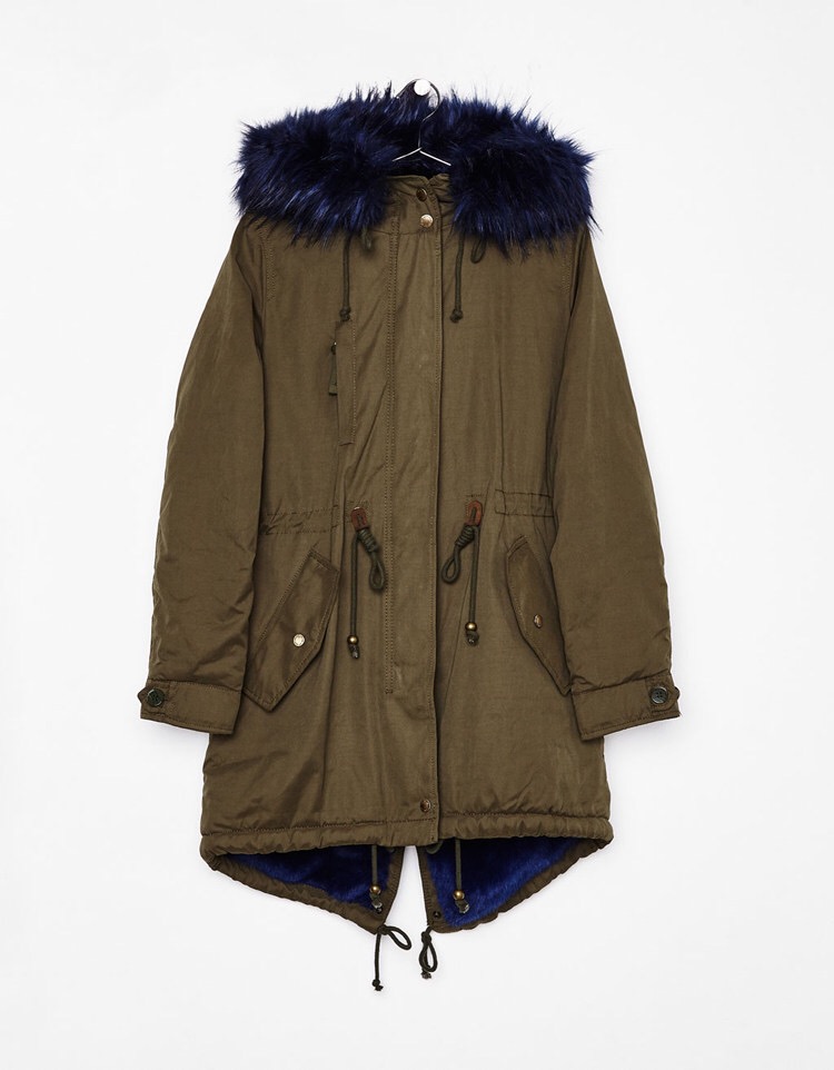 BERSHKA เสื้อโค้ท โค้ทฮูท กันหนาว เสื้อparka ฮูท กันหนาวสีเขียว แบรนด์เนมBERSHKA แต่งเฟอร์ สีน้ำเงิน ซับขนอุ่นน้ำเงิน งานสวย มากคะ Size S/M/L/2L/3L สำเนา สำเนา เขียวเฟอร์น้ำเงิน