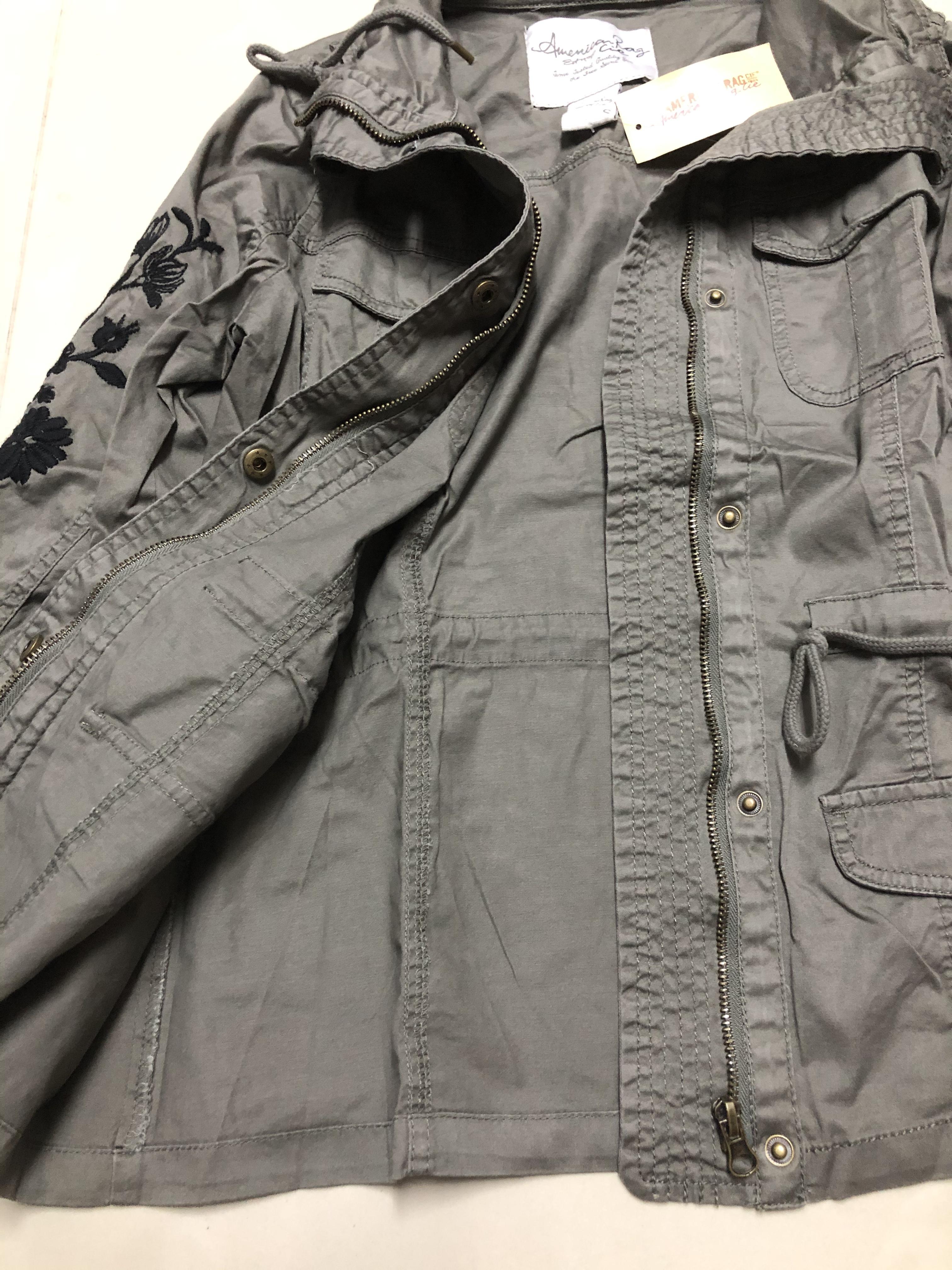 American rag cie เสื้อนอกเขียวทหาร เสื้อแจ็คเก็ต แนวทหาร แพทเทิน สวย เท่ห์ มาก แบรนด์ American rag cieสำเนา สำเนา เขียวเทา