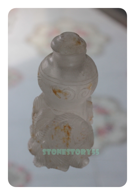 ควอทซ์ แกะสลักขวดปลาเล่นน้ำ