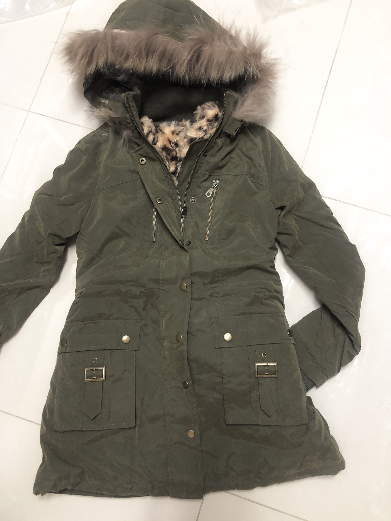 Cecil mc bee เสื้อโค้ทฮู้ดกันหนาว เสื้อปาร์กา parka สีเขียว แบรนด์ Cecil Mabee (ขนอุ่นลายเสือถอดด้านค่ะ & เฟอร์ถอดได้ค่ะ) เขียว