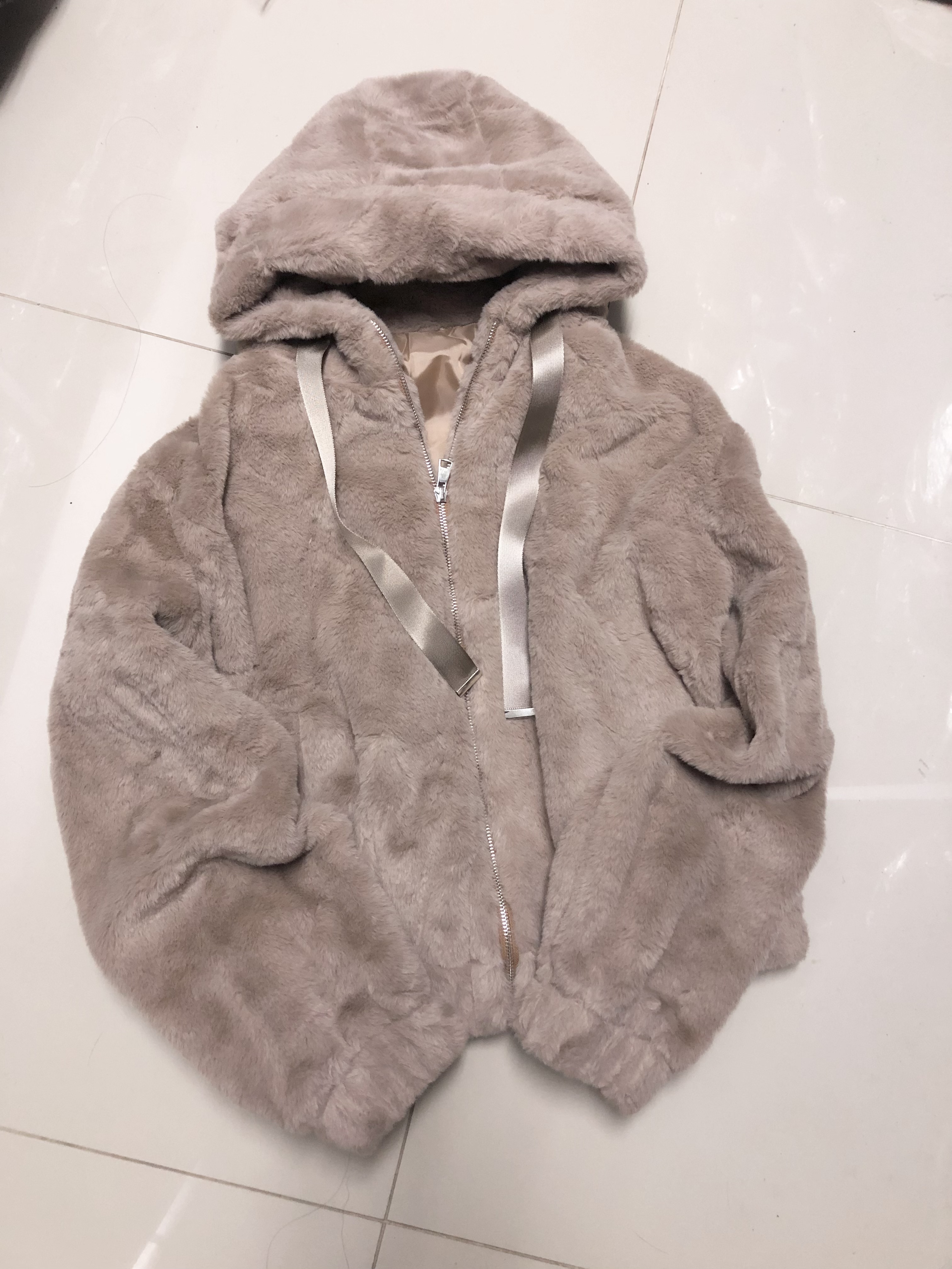 Zara เสื้อเฟอร์กันหนาว หมวกฮู้ด เสื้อขน แบรนด์zara สำเนา ดำ