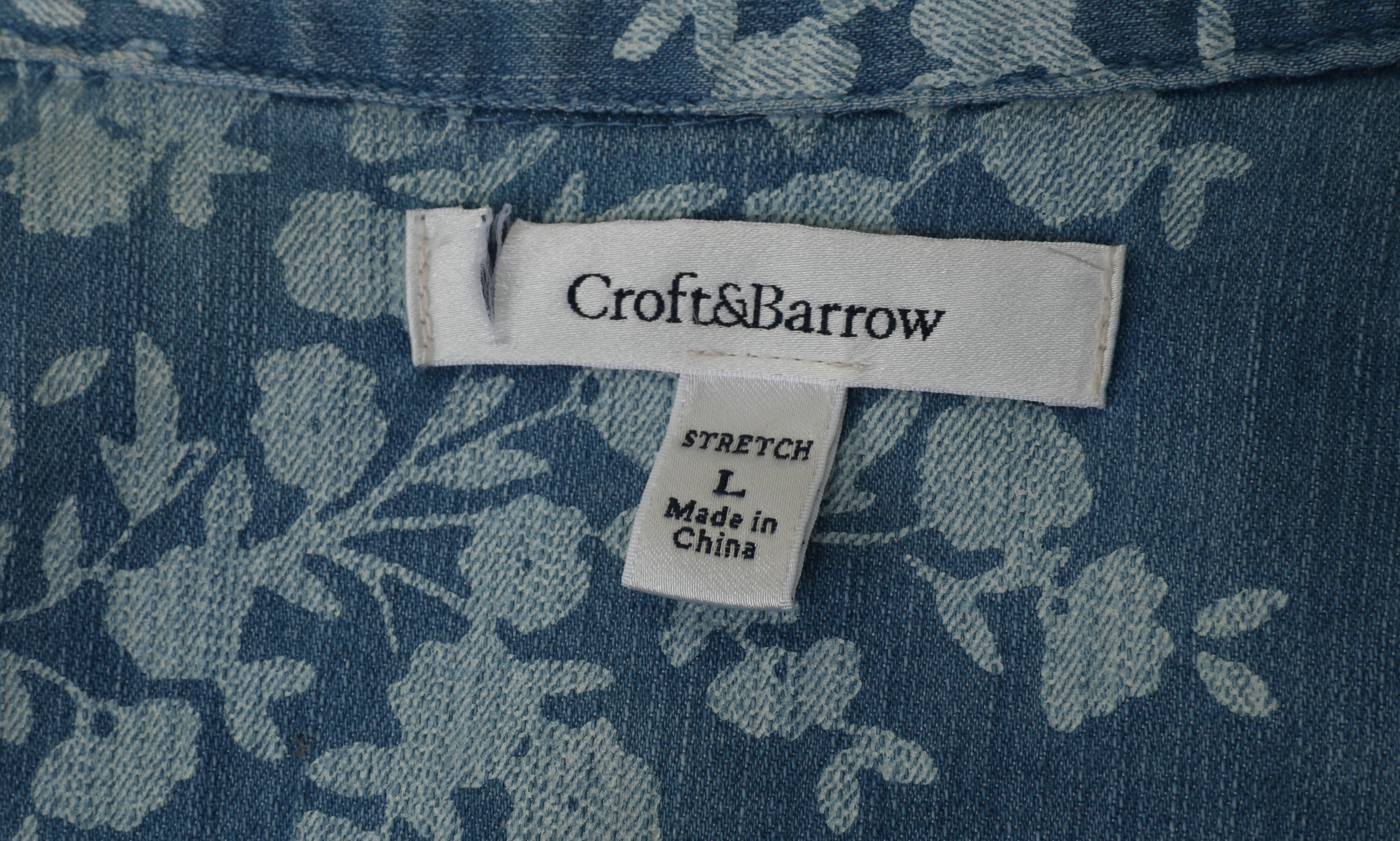 เสื้อยีนส์ แจ็คเก็ตยีนส์ แต่งลายพิมพ์ ใบไม้ แบรนด์ CrOft&BArrow สำเนา ยีนส์