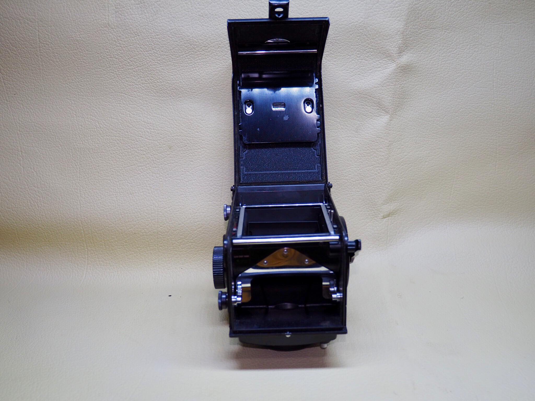 YASHICA MAT 124G