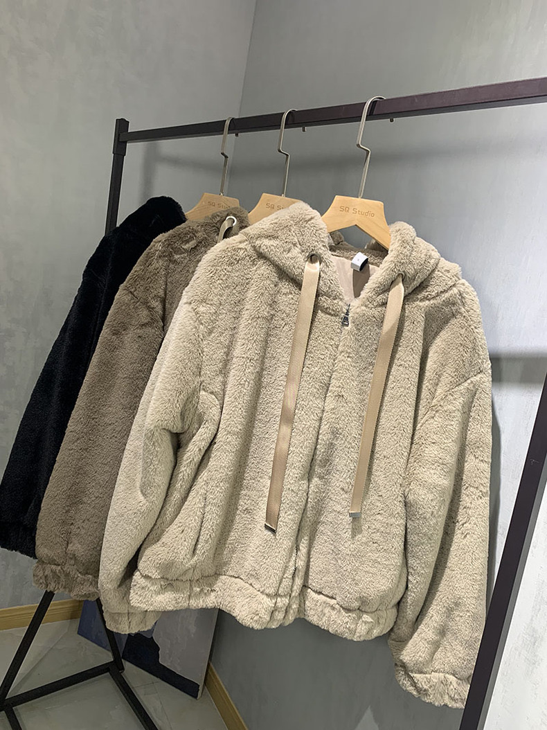 Page one เสื้อเฟอร์กันหนาว หมวกฮู้ด เสื้อขน Fluffy coat แบรนด์ page One ดำ