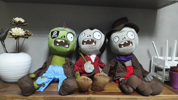 ตุ๊กตาซอมบี้ ตุ๊กตา โมเดล น่ารัก จากเกมส์ Plants Vs. Zombie ความสูง 20-25cm