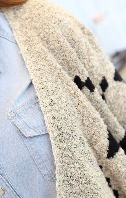 เสื้อหนาว ไหมพรมแซมดิ้นเงิน ลายถักชนเผ่า ชายแต่งพู่ งานZARA KNIT