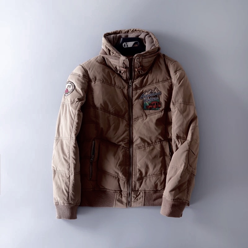 เสื้อกันหนาวขนเป็ด เสื้อขนเป็ด สีน้ำตาล แบรนด์เนมหรู เกาหลี YONEDA แท้ (DOWN65% &Frather35%)เนื้อหนาอุ่นมากคะ size M/L สำเนา น้ำตาล