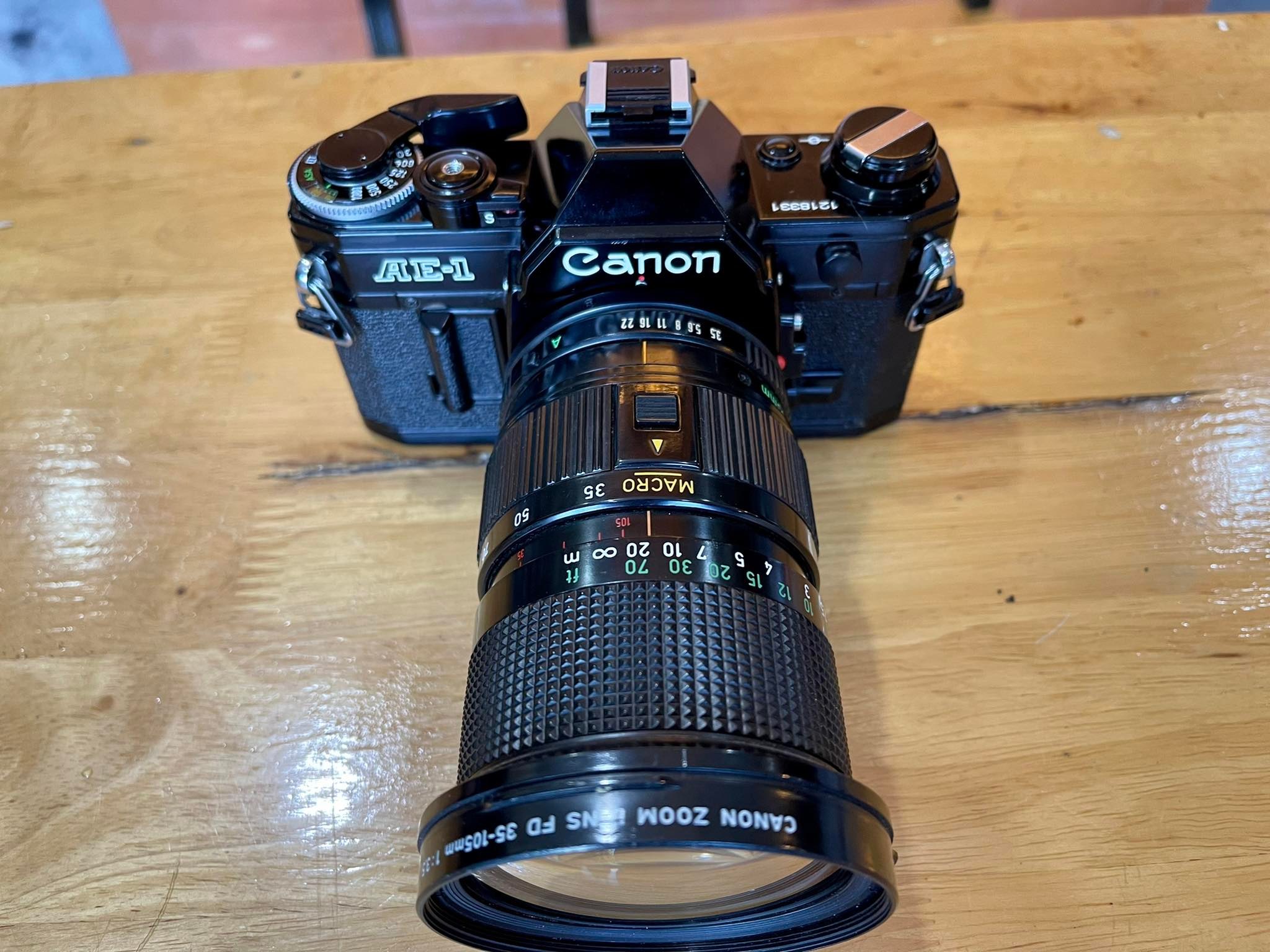 CANON AE1 CANON ZOOM LENS FD 35-105MM.F3.5 MACRO