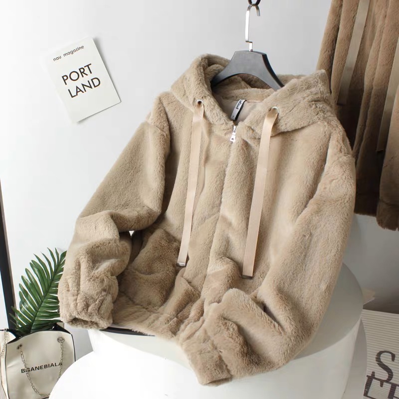 Page one เสื้อเฟอร์กันหนาว หมวกฮู้ด เสื้อขน Fluffy coat แบรนด์ page One ดำ