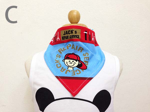 ผ้า3เหลี่ยมกันน้ำลาย มีตีนตุ๊กแกติดด้านหลัง มี 15 ลายตามภาพ