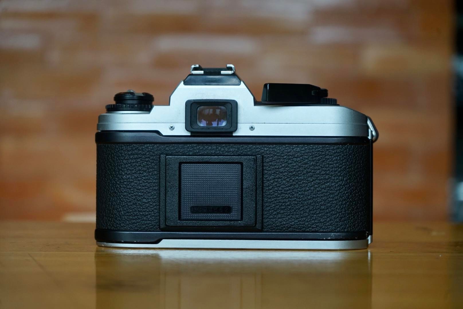 NIKON FG-20 NIKON ZOOM NIKKOR35-70MM.F3.3-4.5
