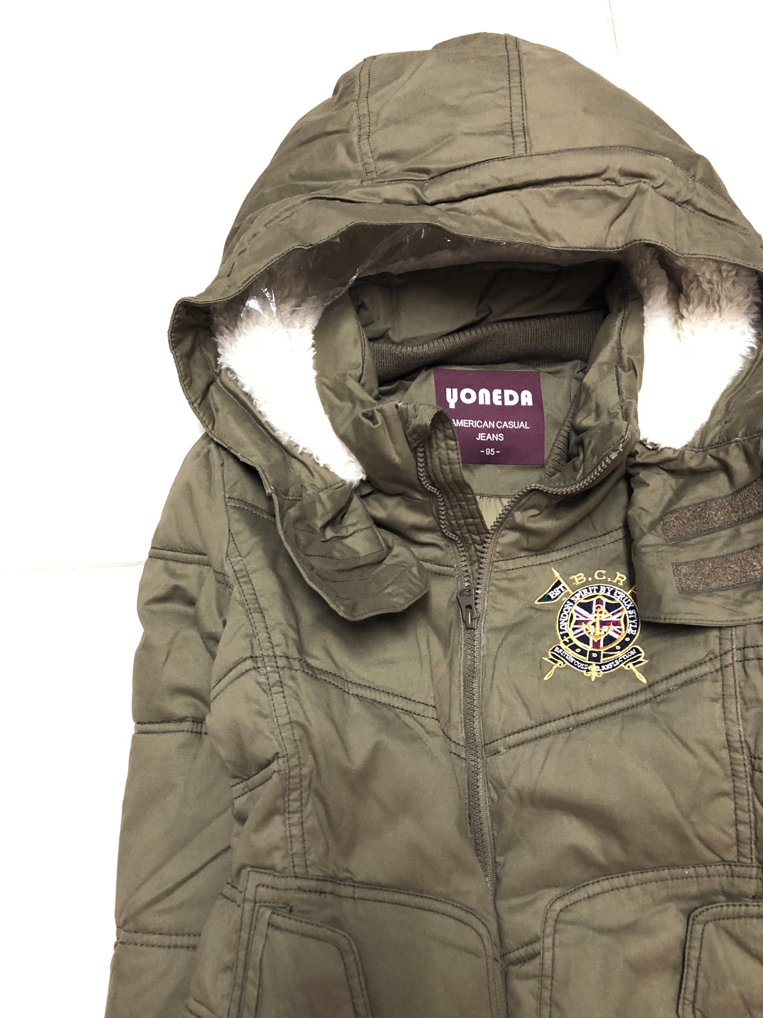 เสื้อกันหนาว เสื้อขนเป็ด แต่ง หมวกฮูท แบรนด์หรู YONEDA เกาหลี แท้ (DOWN65%&Feather35%)เนื้อหนาอุ่นมากคะ ไม่กลัวองศาติดลบเลยคร่า •บุขนเป็ดแท้ • ฮูทถอดได้คะ