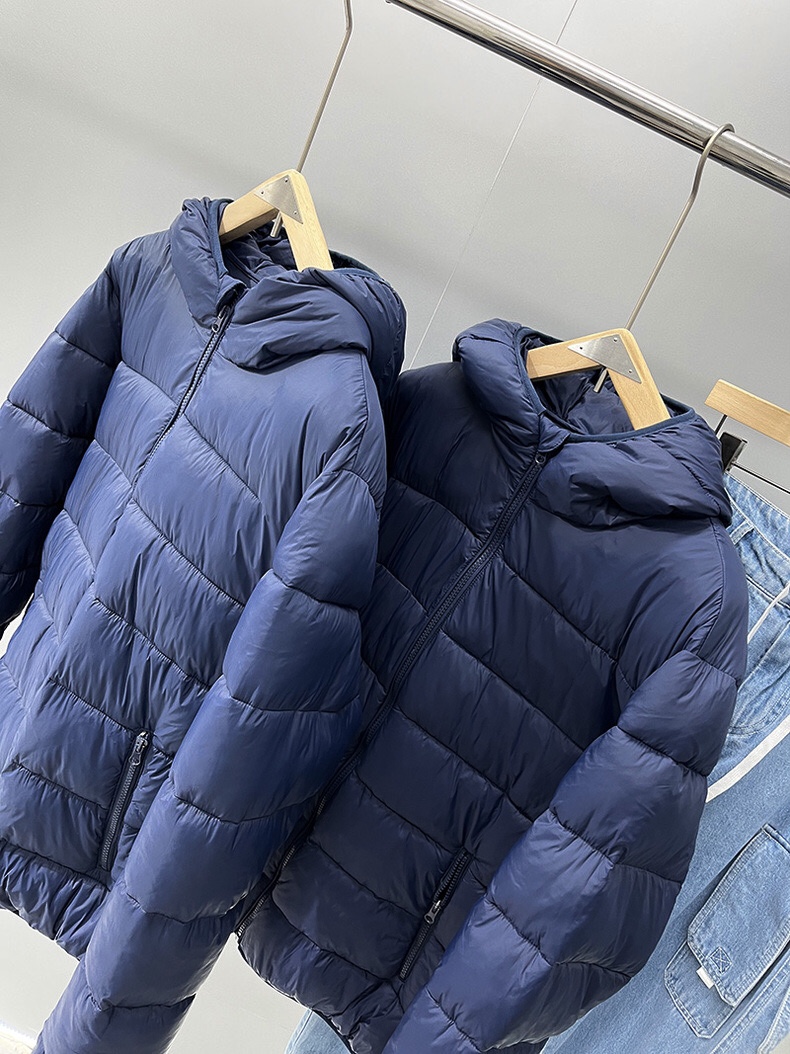 Forever21 เสื้อกันหนาว ติดฮูท เสื้อบอมเบอร์ บุนวมอุ่น แบรนด์ Forever21 / Men's Black Lightweight Puffer Jacket น้ำเงิน