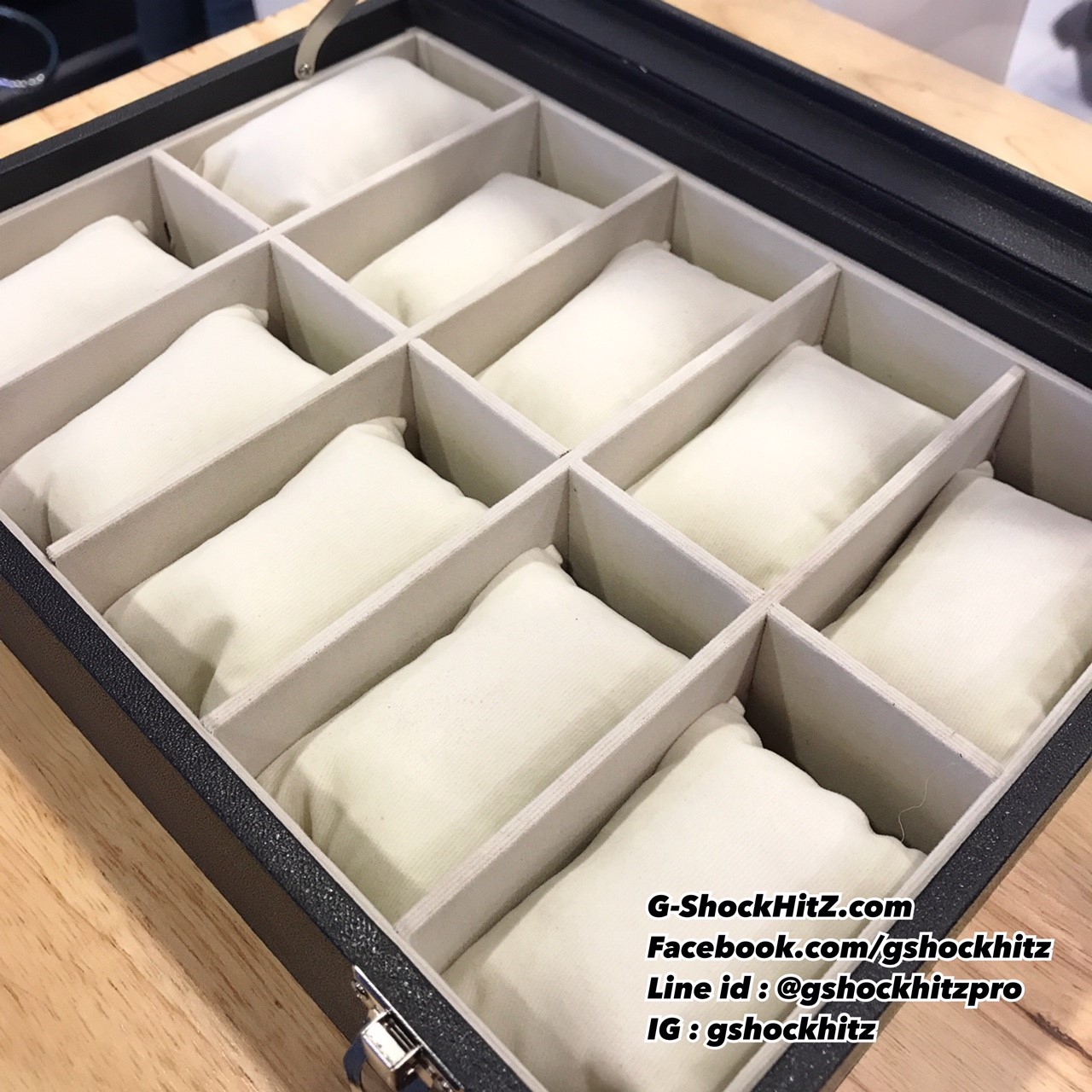 กล่องเก็บนาฬิกา 10 เรือน พร้อมส่ง กล่องนาฬิกา กล่องใส่นาฬิกา สีดำ / สีแดง / สีเทา / สีครีม