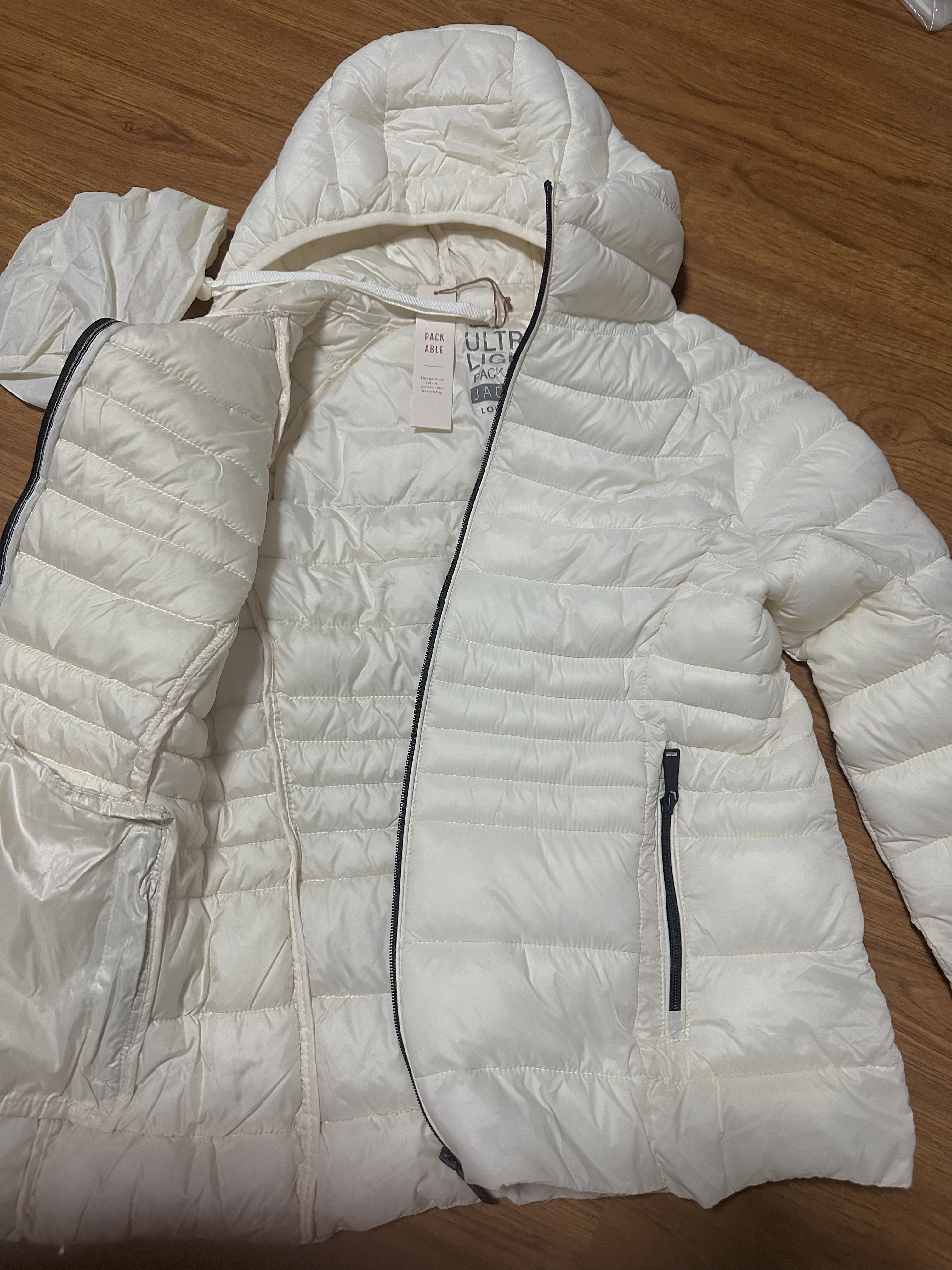 Love tree เสื้อกันหนาว บุนวมอุ่น แบรนด์ LOVE TREE ultra light packable (Padded puffer coat สำเนา สำเนา สำเนา