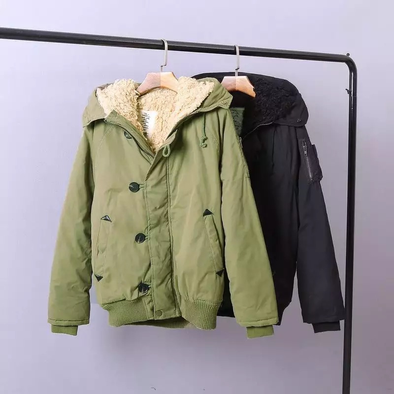 Moussy เสื้อกันหนาว ติดฮูท เสื้อcoat แบรนด์ดัง ญี่ปุ่น MOUSSY japan สีดำ แต่งซับขนอุ่นด้านใน (ขนด้านในถอดใส่ได้ทั้งชิ้นเลยคะ )มีกระดุมSize M/L * ไม่มีขนเฟอร์ปลายหมวกนะคะ*