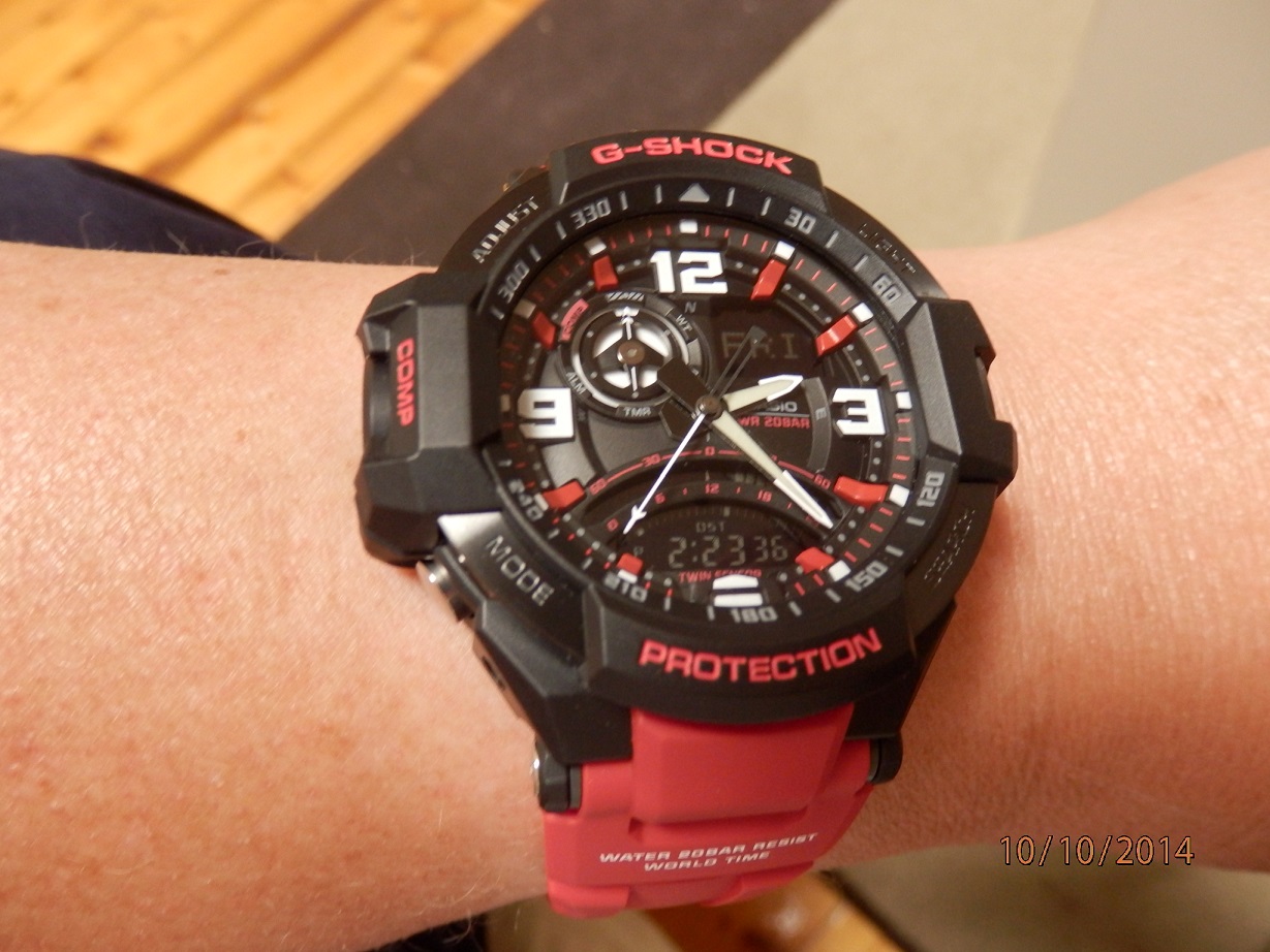 CASIO G-SHOCK นาฬิกาข้อมือ นาฬิกากันน้ำ นาฬิกาของแท้ ประกันศูนย์ CMG 1 ปี รุ่น GA-1000-4B นาฬิกาสีแดง