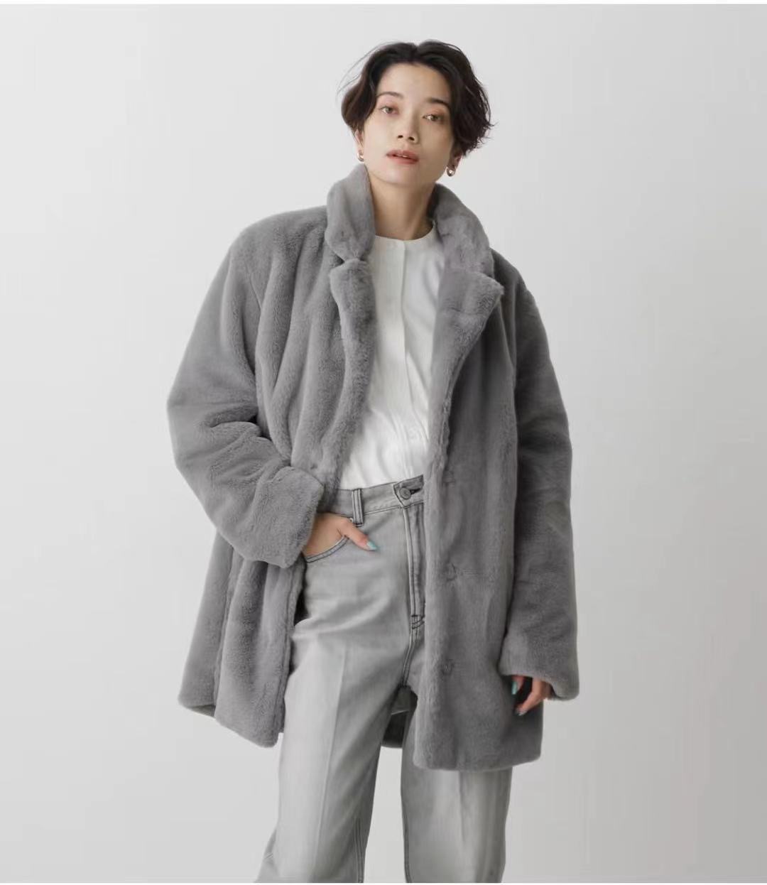 เสื้อโค้ทเฟอร์ โค้ทขนสัตว์เทียม แบรนด์ AZUL by moussy สีเทา ขนนุ่ม งานสวย พรีเมี่ยมมากเลยคะ งานช็อปแท้100% คะ SIe S/M/L สำเนา สำเนา น้ำตาล