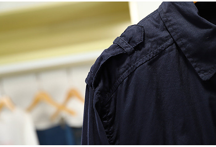 Ugiz เสื้อเขียวทหาร เสื้อเชิ้ต เสื้อนอกแนวทหาร แต่งอาร์ม แบรนด์ Ugiz แพทเทินสวย เท่ห์มาก คะ Size S/M/L/XL สำเนา เขียว