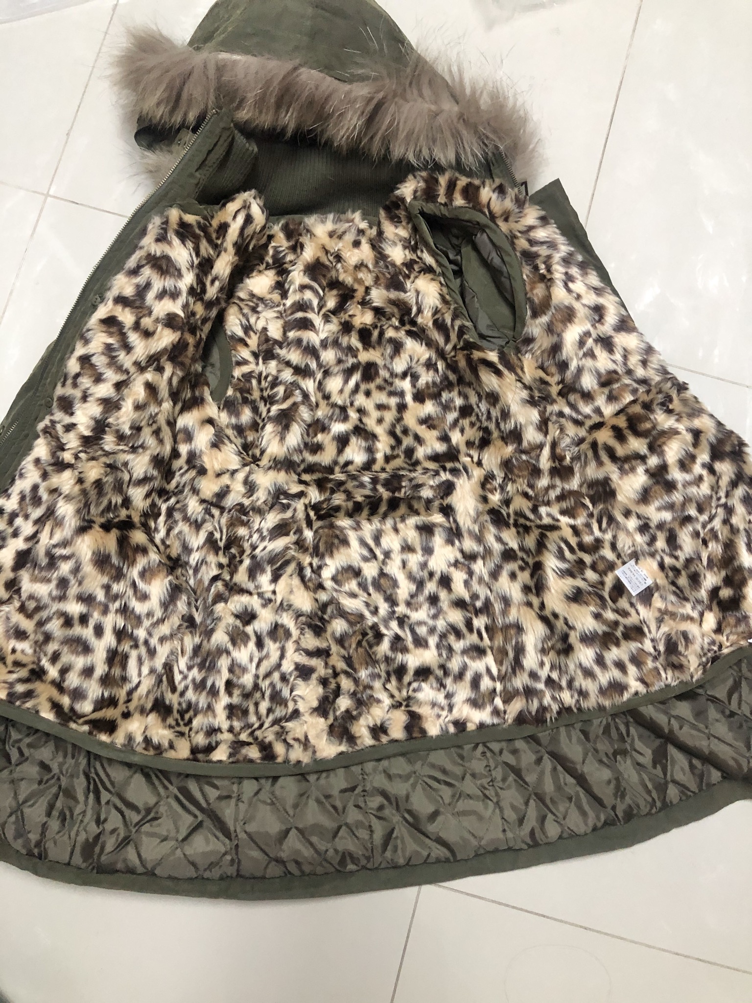Cecil mc bee เสื้อโค้ทฮู้ดกันหนาว เสื้อปาร์กา parka สีเขียว แบรนด์ Cecil Mabee (ขนอุ่นลายเสือถอดด้านค่ะ & เฟอร์ถอดได้ค่ะ) เขียว