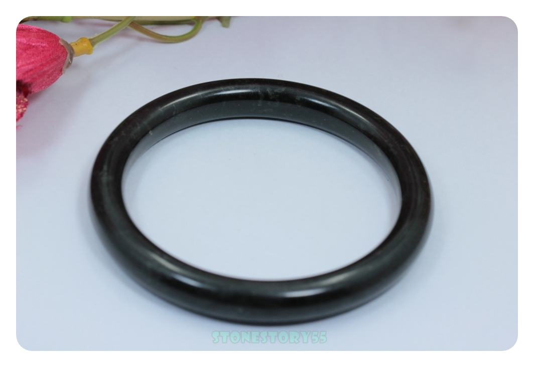 กำไลหยกดำ