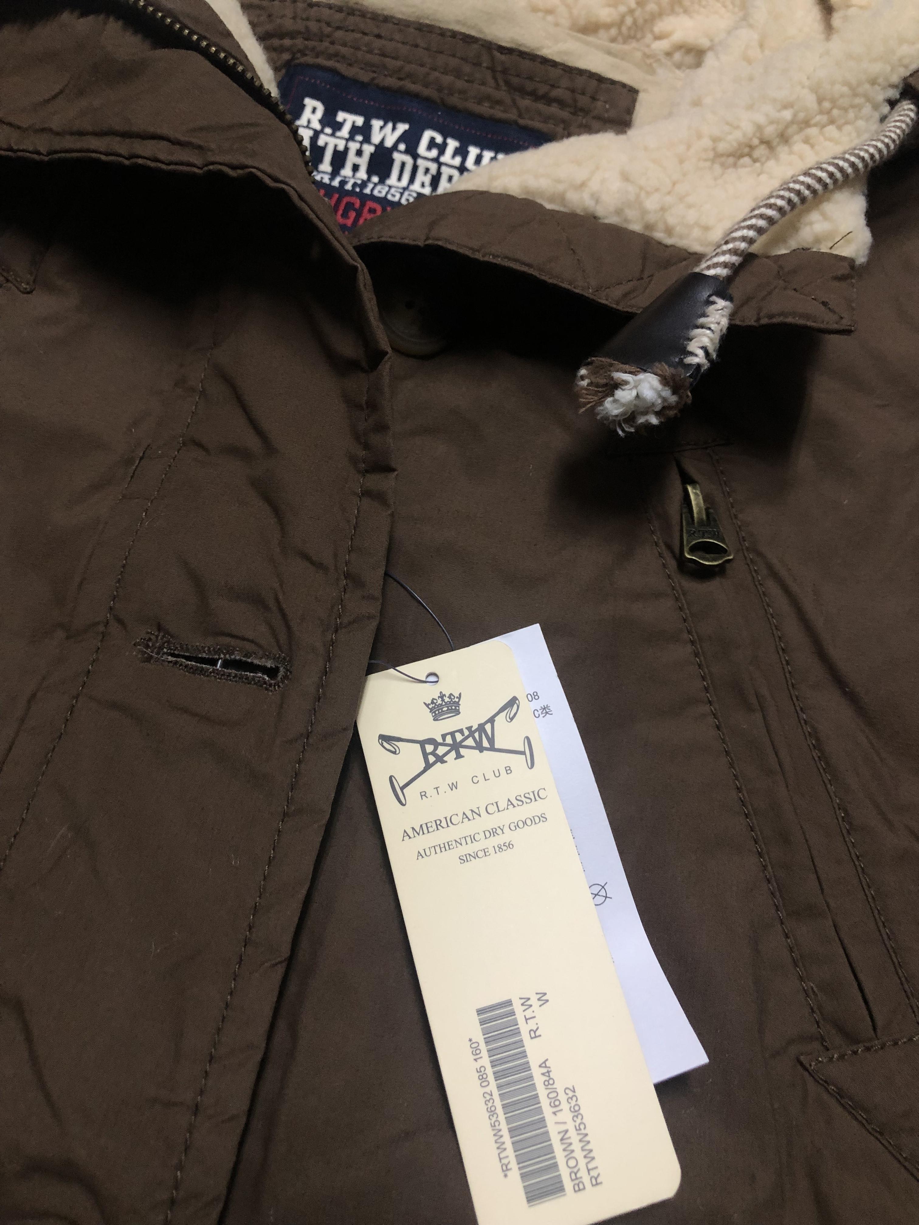 Rtw club เสื้อกันหนาว parka ปาร์ก้า โค้ทกันหนาว เสื้อฮูทเฟอร์ สีน้ำตาล แบรนด์ R.T.W. club ATH Dept แต่งขนเฟอร์ ซับขนอุ่นด้านใน น้ำตาล