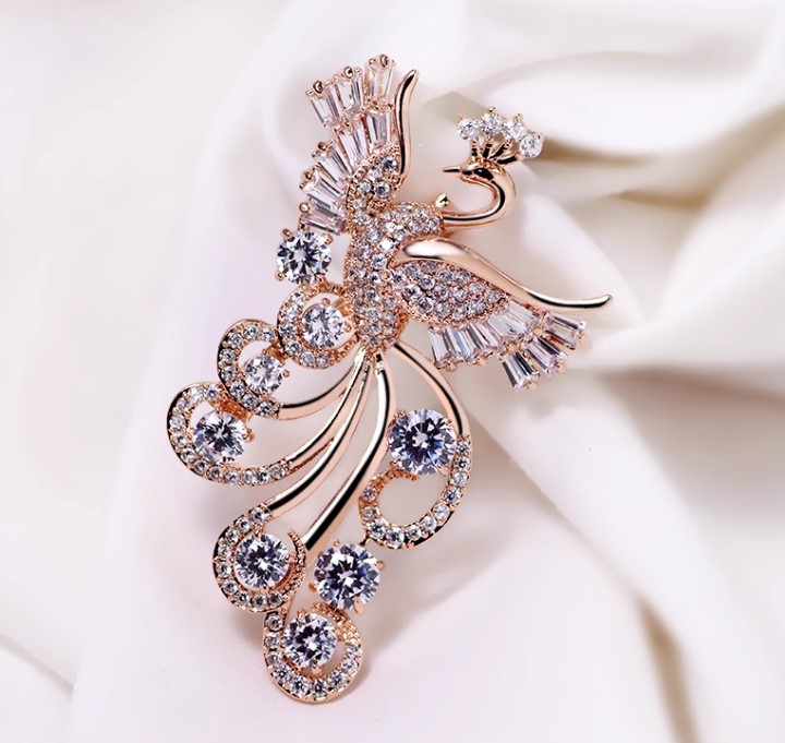 เข็มกลัดเพชร CZ 5A เข็มกลัดนกยูง รำแพน ฝังเพชร สีเงิน ทอง Rose gold ติดเสื้อ ออกงานหรู สวยงาม 668989