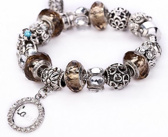 สร้อยข้อมือ Diy สไตล์ Pandora แต่ง ชาร์ม สลับ คริสตัลแท้ สีสวย ห้อยจี้เพชร อักษร Love ชาร์มหัวใจ สีเงิน ของขวัญให้แฟน สุดหรู แทนใจ 982338
