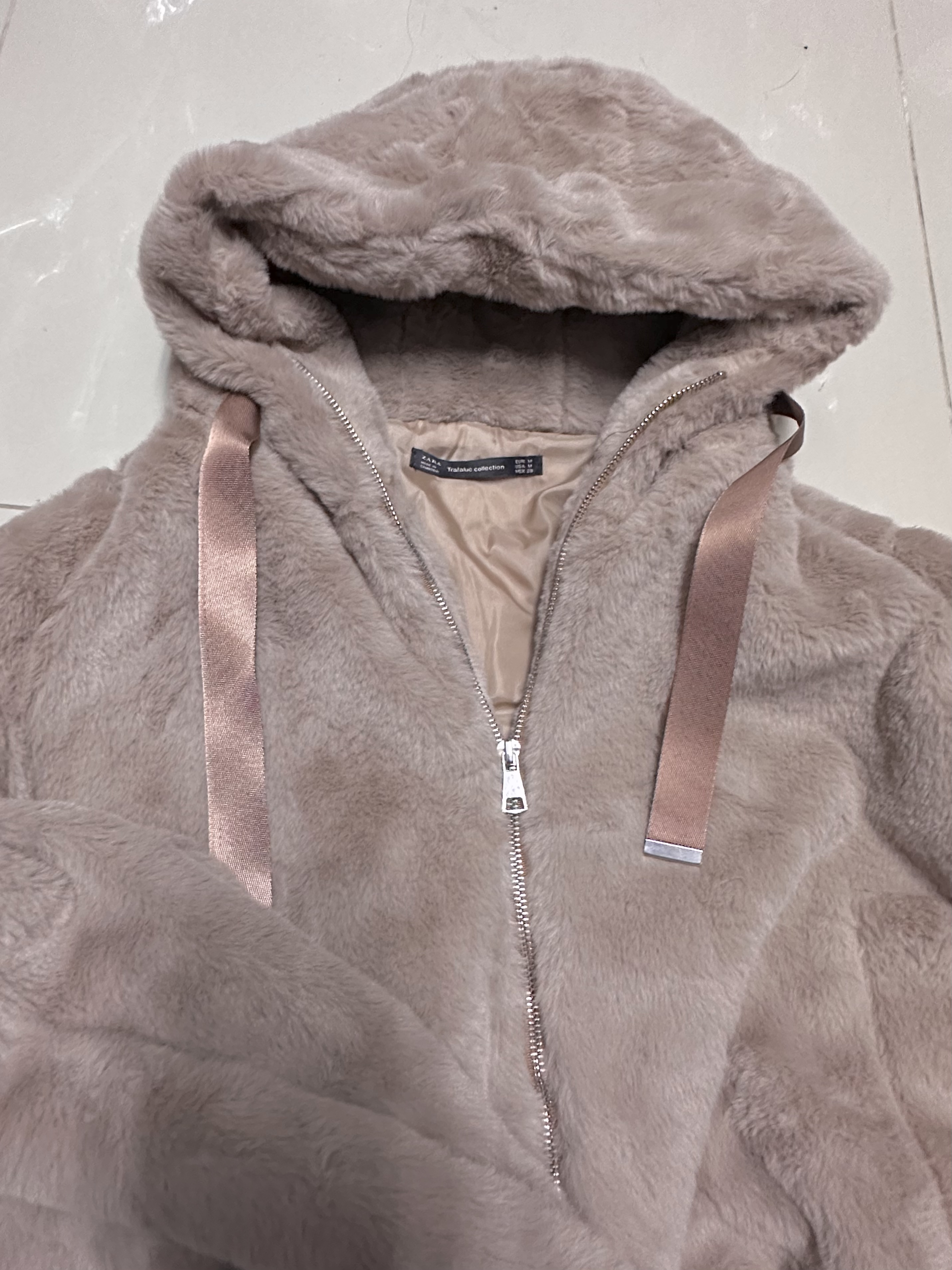 Zara เสื้อเฟอร์กันหนาว หมวกฮู้ด เสื้อขน แบรนด์zara สำเนา ดำ